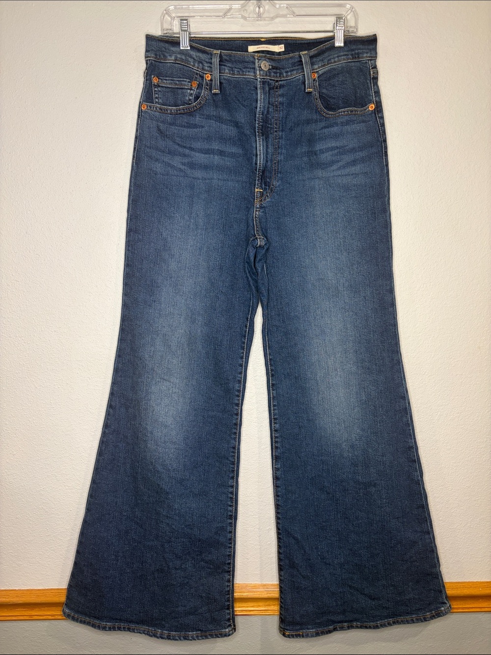 Levi’s Ribcage Bell denim jeans highest rise stretch 32